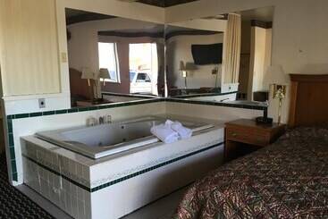 مُتل Norton Shores Inn