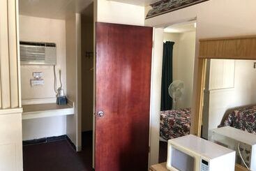 مُتل Norton Shores Inn