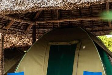 استراحتگاه Butiama Marine Camp