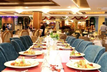هتل Elysium Green Suites