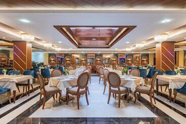 هتل Elysium Green Suites