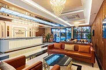 هتل Elysium Green Suites
