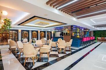 هتل Elysium Green Suites
