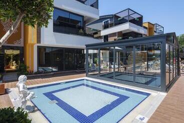 هتل Elysium Green Suites