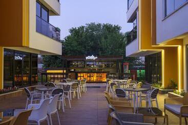 هتل Elysium Green Suites