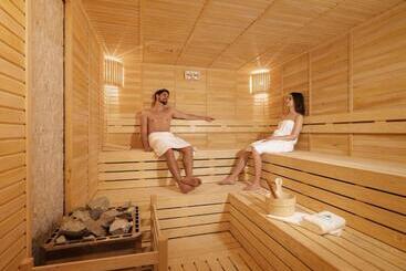 هتل Elysium Green Suites