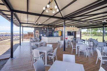 هتل Elysium Green Suites