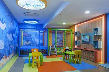 هتل Elysium Green Suites