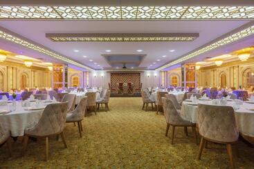 هتل Elysium Green Suites