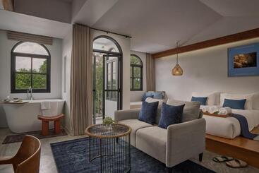 The Motifs Eco Hotel   Sha Extra Plus