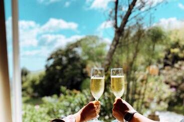 Verdant Hotel & Holistic Experience