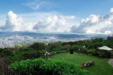 Verdant Hotel & Holistic Experience