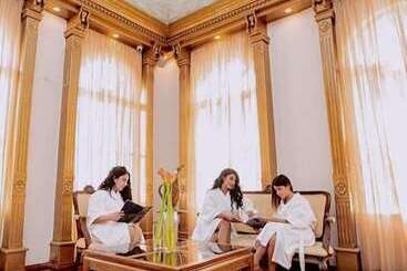 Verdant Hotel & Holistic Experience
