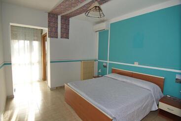 هتل Da Nino Brussa 340