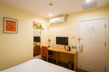 هتل Home Inn Nantong Tongzhou Shimin Square Pedestrian Street