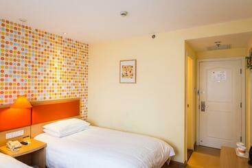 هتل Home Inn Nantong Tongzhou Shimin Square Pedestrian Street