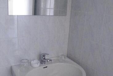 هتل Hôtel Des Voyageurs