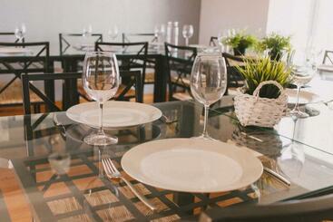 هتل Casas De Campo Villa D Almeida