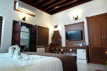 هتل Villa De 1945