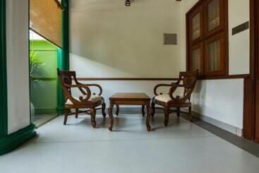 هتل Villa De 1945