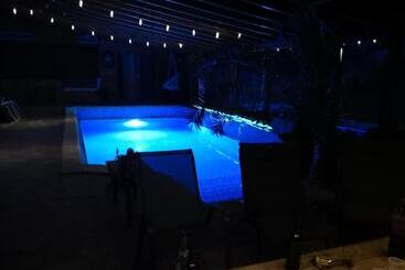 پانسیون Dnt House & Spa