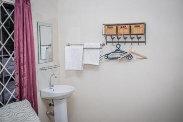 پانسیون Sonja S Guesthouse