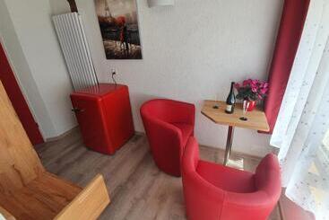 호스텔 Gasthof Schwanen Radelfingen