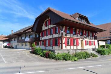 호스텔 Gasthof Schwanen Radelfingen