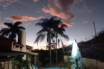 Отель Casona Del Valle