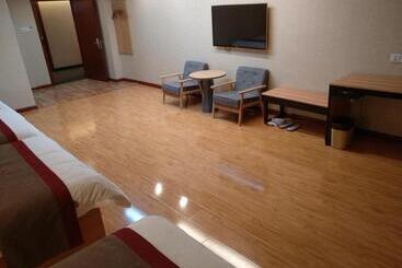 Thank Inn Chain Hotel Qinghai Yushu County Kangba Commercial City