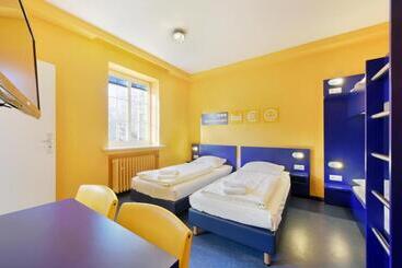 Bed Nbudget Expo Hostel Rooms