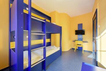 Bed Nbudget Expo Hostel Rooms