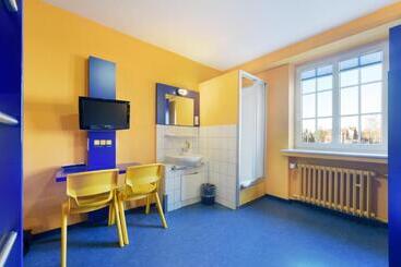 Bed Nbudget Expo Hostel Rooms