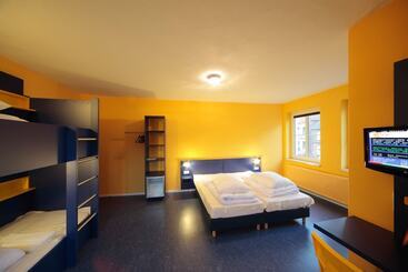 Bed Nbudget Expo Hostel Rooms