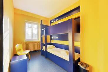 Bed Nbudget Expo Hostel Rooms