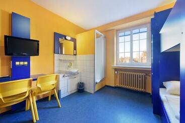 Bed Nbudget Expo Hostel Rooms