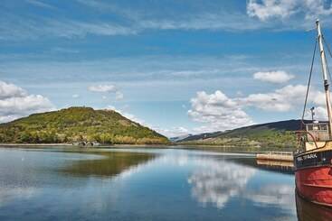 هتل Brambles Of Inveraray
