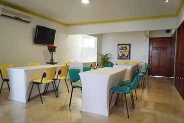 هتل Ayenda 1416 Castellana Real