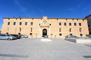 هتل Castilla Termal Burgo De Osma