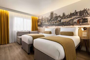 هتل Super 8 By Wyndham Durham