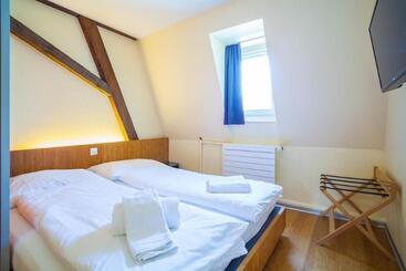 Easyhotel Basel   Self Service And Self Check In