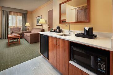 هتل Embassy Suites By Hilton Charleston Airport Convention Ctr