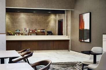 هتل Embassy Suites By Hilton Huntsville