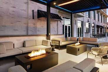 هتل Embassy Suites By Hilton Huntsville
