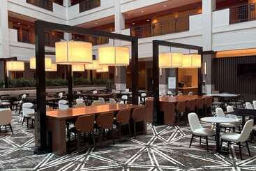 هتل Embassy Suites By Hilton Huntsville