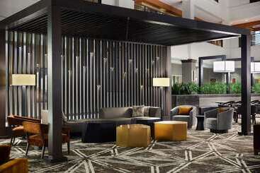 هتل Embassy Suites By Hilton Huntsville