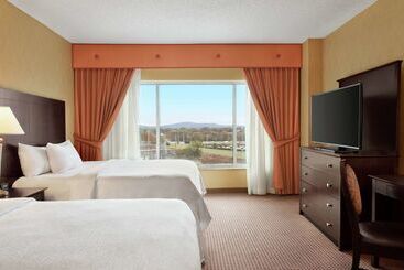 هتل Embassy Suites By Hilton Huntsville