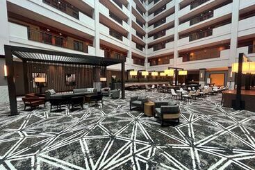 هتل Embassy Suites By Hilton Huntsville