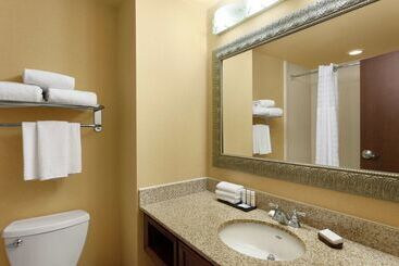 هتل Embassy Suites By Hilton Huntsville