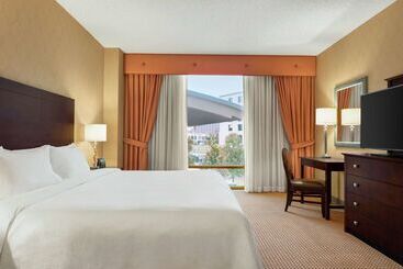 هتل Embassy Suites By Hilton Huntsville